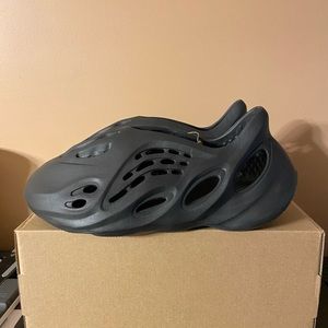 Yeezy Foam Runner Foamrunner Onyx Brand New